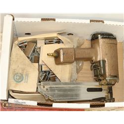 DUO FAST AIR STAPLER WITH BOX OF STAPLES