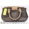 Image 1 : CALVIN KLIEN HANDBAG / PURSE