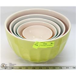 LOT OF 5 COLOURFUL H/D MIXING BOWLS