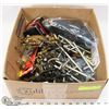 Image 1 : BOX OF ASSORTED HARDWARE AND HANDLES
