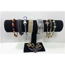 9 - LOT OF 10 FASHION BRACELETS