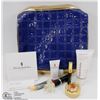 Image 1 : ELIZABETH ARDEN 7PC GIFT TOTE BAG