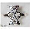 Image 1 : 37) STERLING SILVER RING SIZE 8.25