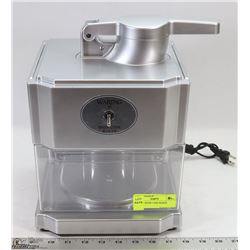 WARING SNOW CONE MAKER