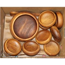 VINTAGE WOOD 11PC SALAD BOWL SET.