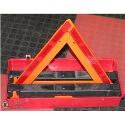 WARNING TRIANGLE FLARE KIT MODEL 1005