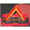 Image 1 : WARNING TRIANGLE FLARE KIT MODEL 1005
