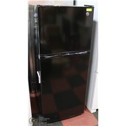 GE BLACK APARTMENT SIZE FRIDGE MODEL GPE12FGKBBB