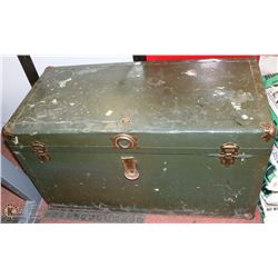 VINTAGE STORAGE CHEST