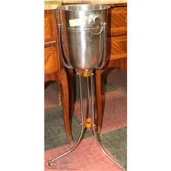 CHAMPAGNE ICE BUCKET WITH STAND