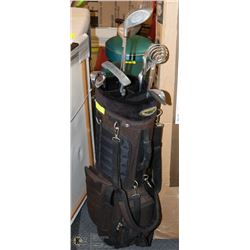 SET OF MACGREGOR GOLF CLUBS WITH WHITE RIDGE GOLF