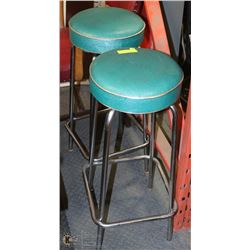 PAIR OF VINTAGE BAR STOOLS.