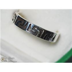10) STERLING SILVER MEN'S RING
