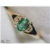 Image 2 : 15) 10KT EMERALD DIAMOND RING