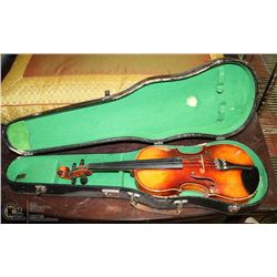 VINTAGE STRADIVARIUS CREMONA VIOLIN IN CASE.