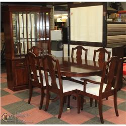 CHERRY COLOR WOOD DINING SUITE INCL TABLE WITH