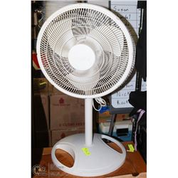 LASKO 3-SPEED FLOOR FAN, WHITE,