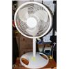 Image 1 : LASKO 3-SPEED FLOOR FAN, WHITE,