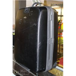 BLACK SAMSONITE HARD SHELL 2 WHEELED SUITCASE.