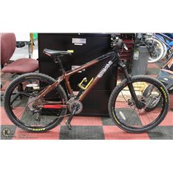JAMIS KOMODO MOUNTAIN BIKE, 26" TIRES