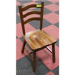 SOLID WOOD DININGROOM CHAIR