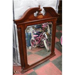 DECORATIVE WALL MIRROR 37X48