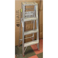 ALUMINUM 4FT LADDER