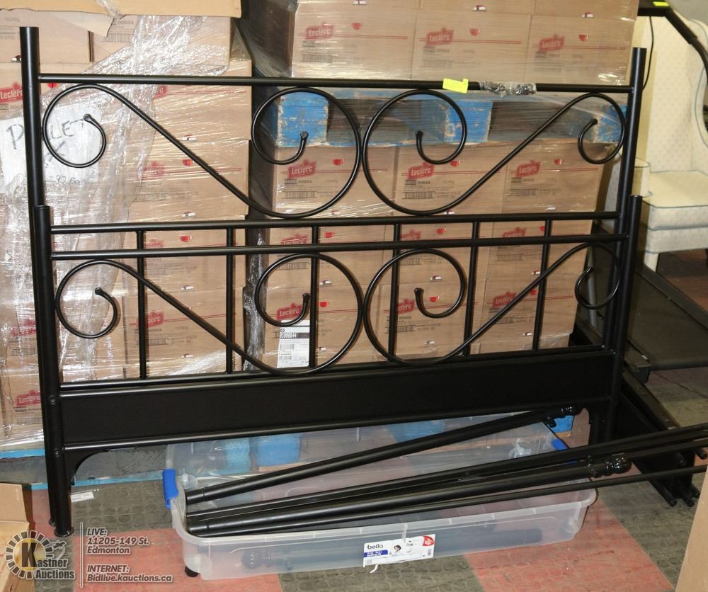 QUEEN SIZE WROUGHT IRON BED FRAME COMPLETE