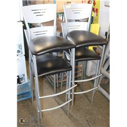 SET OF 4 METAL AND LEATHERETTE CHAIRS.
