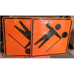 PAIR OF COMMERCIAL REFLECTIVE FLAGGER