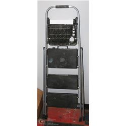 FOLDING PAINTERS LADDER