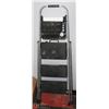 Image 1 : FOLDING PAINTERS LADDER