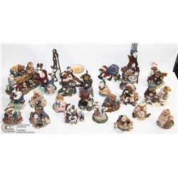 BOX OF ASSORTED BOYDS BEARS COLLECTIBLES