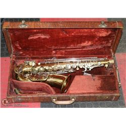 VINTAGE OLDS PARISIAN AMBASSADOR ALTO SAXOPHONE
