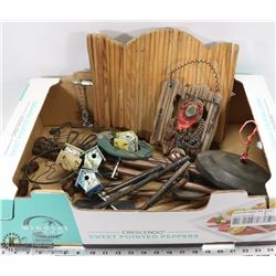 FLAT OF 5 ASSORTED WIND CHIMES