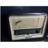 Image 16 : 7 Vintage Radios