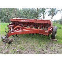 IHC 510 - 24 RUN END WHEEL SEED DRILL