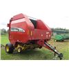 Image 2 : NEW HOLLAND BR780 ROUND BALER