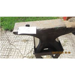 Peter Wright 140lb anvil w/ stand