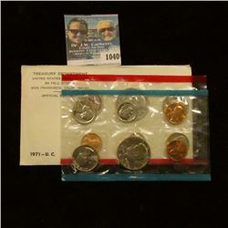 1040 _ 1971 P & D U.S. Mint Set in original government holder as issued.