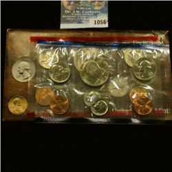 1056 _ 1985 P & D U.S. Mint Set in original government holder as issued.
