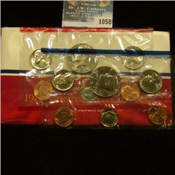 1058 _ 1987 P & D U.S. Mint Set in original government holder as issued. (The only way to get the Ha