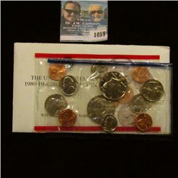 1059 _ 1989 P & D U.S. Mint Set in original government holder as issued.