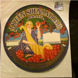 1423 _ Queen Shenandoah Brand, Grown and Packed by Martinsburg Fruit Exchange Inc. Martinsburg. W. V