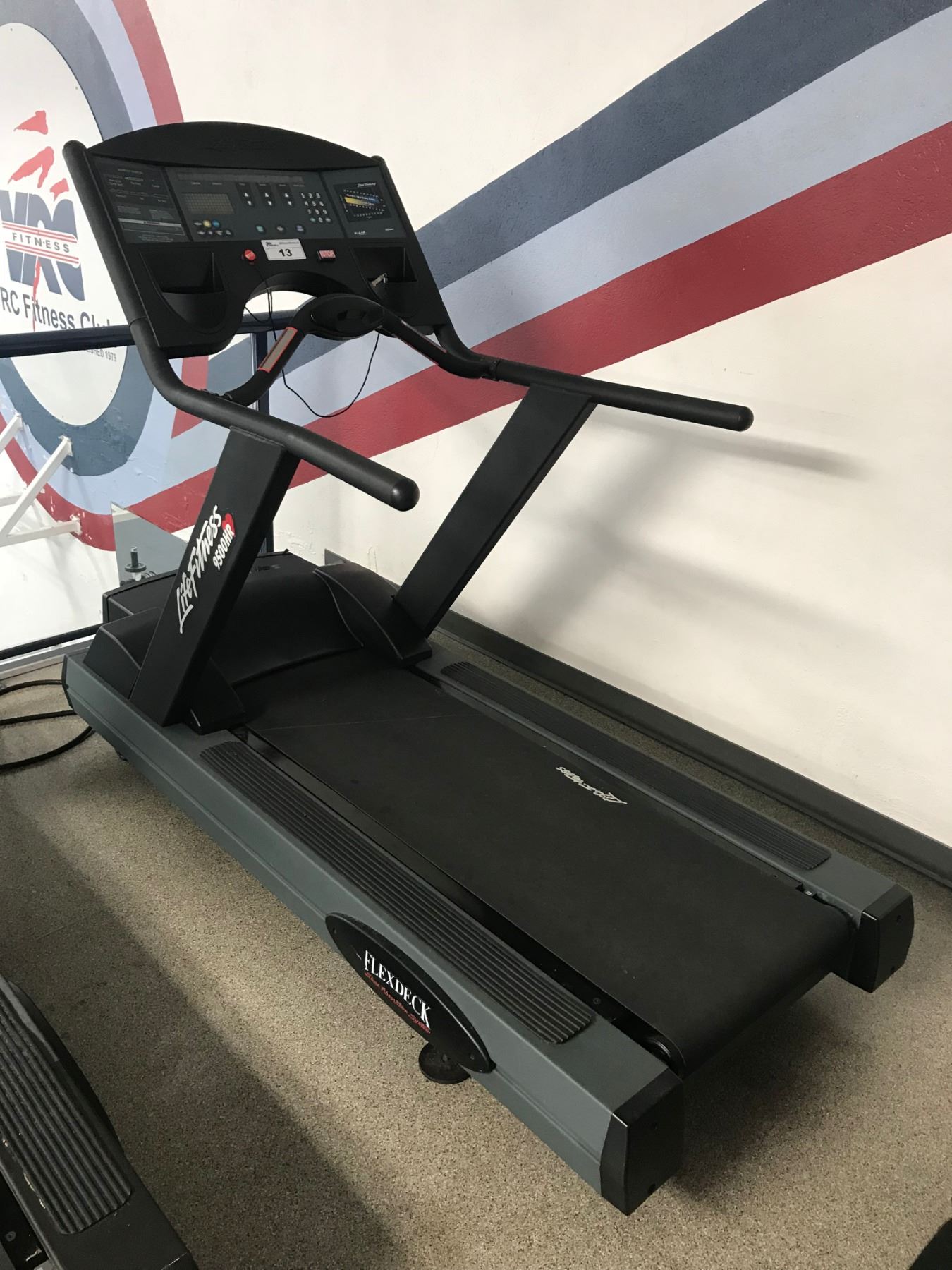 LIFE FITNESS 9500HR COMMERCIAL TREADMILL WITH FLEX DECK - Able Auctions