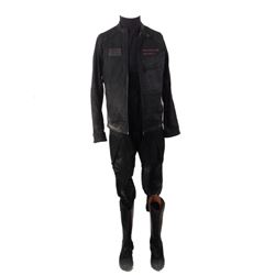 Resident Evil: The Final Chapter Dr. Isaacs (Ian Glen) Movie Costumes