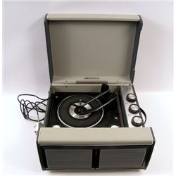 Red 2 Bailey (Anthony Hopkins) 'Monarch' Record Player Movie Props