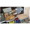 Image 2 : 2 METAL STOOLS