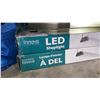 Image 2 : 2 INNOVA LED SHOP LIGHTS