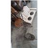 Image 2 : 3 GARDEN PIECES